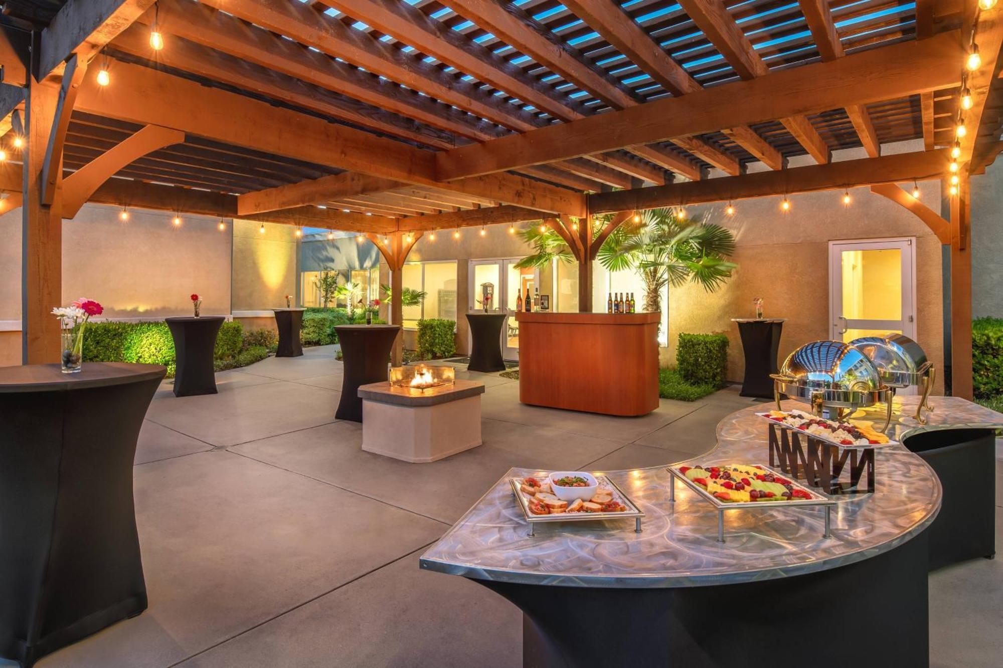 Готель Courtyard By Marriott Sacramento Cal Expo Екстер'єр фото