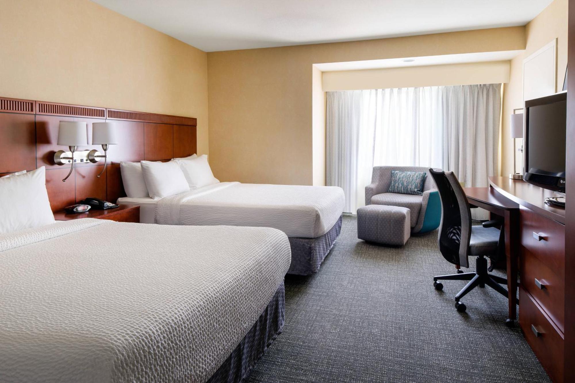 Готель Courtyard By Marriott Sacramento Cal Expo Екстер'єр фото