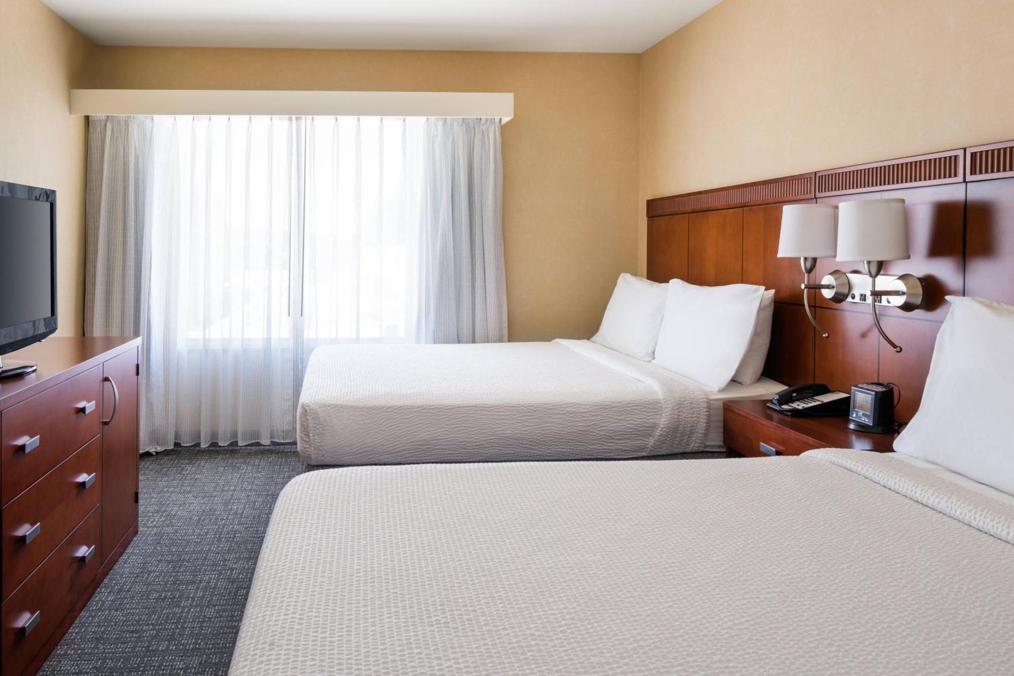 Готель Courtyard By Marriott Sacramento Cal Expo Екстер'єр фото
