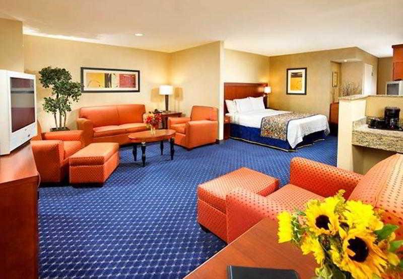 Готель Courtyard By Marriott Sacramento Cal Expo Екстер'єр фото