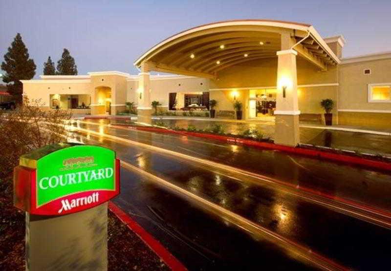 Готель Courtyard By Marriott Sacramento Cal Expo Екстер'єр фото